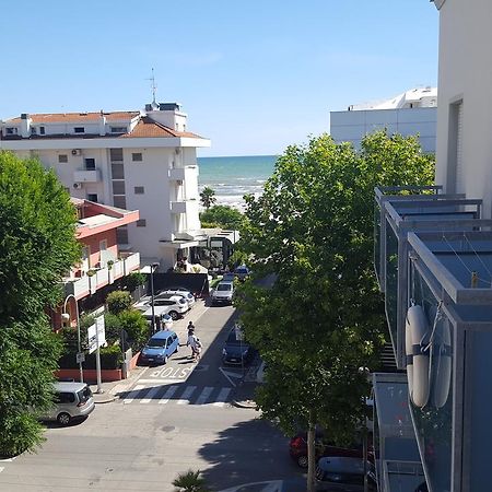 Hotel Le Vele Riccione Exterior photo