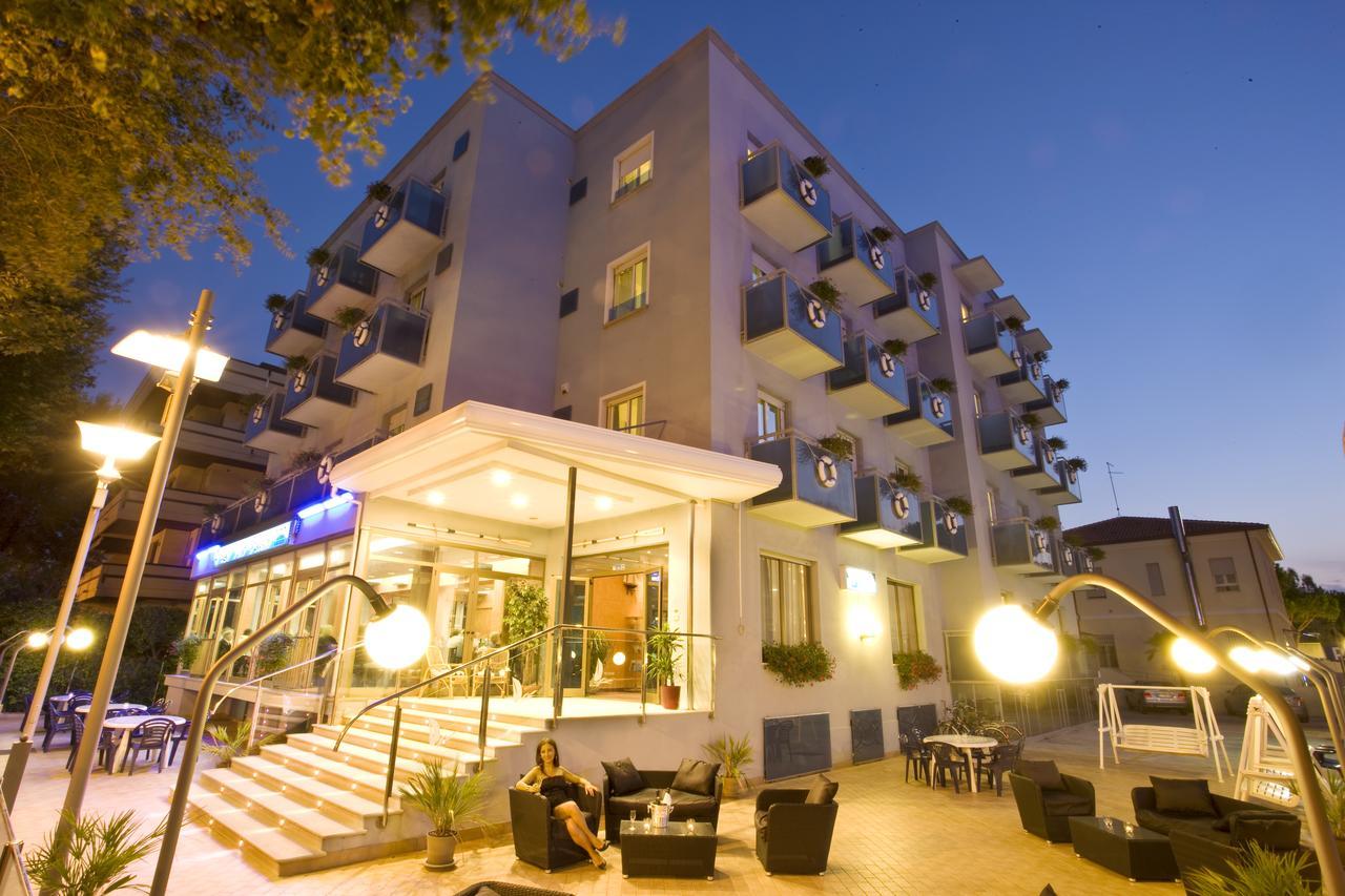 Hotel Le Vele Riccione Exterior photo