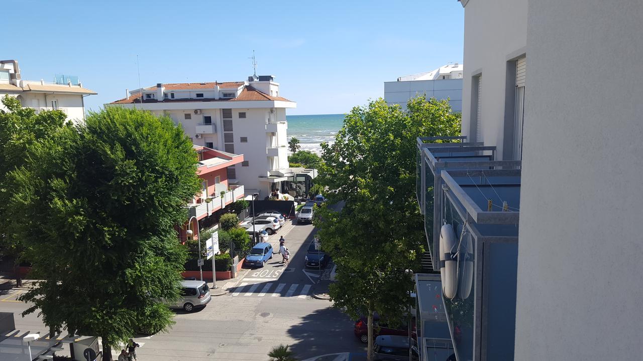 Hotel Le Vele Riccione Exterior photo